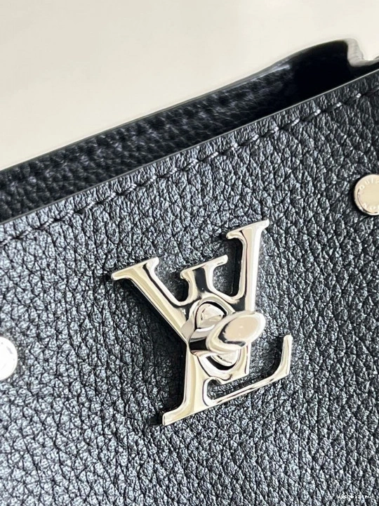 WIS LOCKME VUITTON NANO LOUIS BUCKET 1103